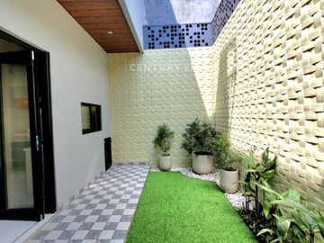 Rumah Dalam Cluster Bebas Banjir Di Graha Raya Gb 18134