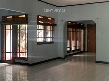 DISEWAKAN RUMAH STRATEGIS TANJUNG DUREN SELATAN