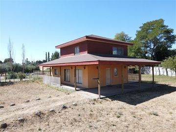 Agrícola en Venta en Parcela Agrícola con gran casa, quincho, galpón camino a Pinto