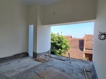 RUMAH MEWAH 2 LANTAI DEKAT BANK MANDIRI MLATI SLEMAN