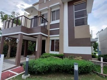 4 Bedroom House along Emilio Aguinaldo Highway