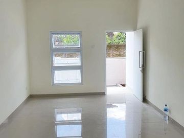 RUMAH CANTIK DI MAGUWOHARJO JALAN TAJEM DEKAT ADI TV