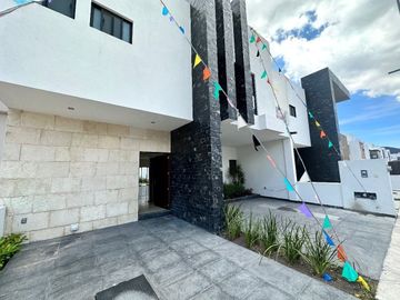 Venta de Casa en Lomas de Juriquilla
