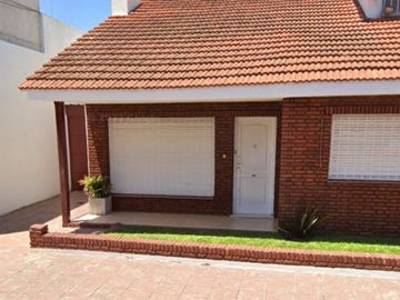Chalet en venta en Bernal Centro