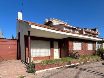 Chalet en venta en Bernal Centro