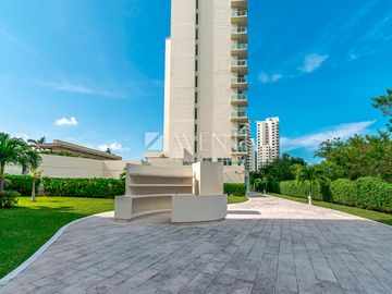 Departamento en Venta/Renta, Isola, Puerto Cancún, Cancún en Venta