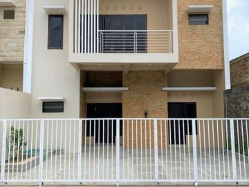 RUMAH MODERN 2 LANTAI DEKAT KAMPUS ISI