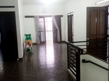 Rumah Asri Modern Sangat Terawat 2LT Diarea Polban Sarijadi Ciwaruga Bandung