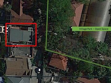 SPECIAL PARKSIDE HOUSE IN A COZY STREET WITH BOTH ACCESS & PRIVACY
