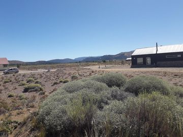 Lote en Barrio Privado Las Marías del Valle  -  a metros del Aeropuerto Chapelco. 1500 mts2 terreno plano con excelentes vistas.