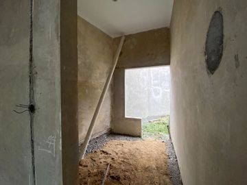 Rumah Baru Proses Bangun Strategis Dekat Floatig Resto Sleman