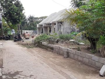 Rumah Baru Proses Bangun Strategis Dekat Floatig Resto Sleman