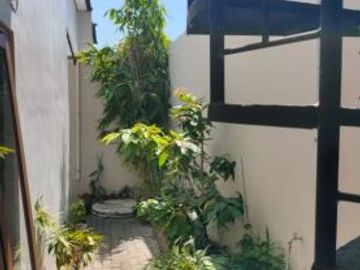 RUMAH MEWAH DALAM PERUMAHAN DEKAT UII