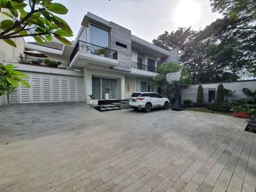 Rumah Mewah Full Furnished di Graha Padma Semarang Barat