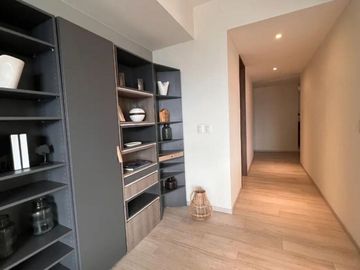 Departamento con terraza, piscina, jacuzzi, pet-friendly en venta Interlomas.