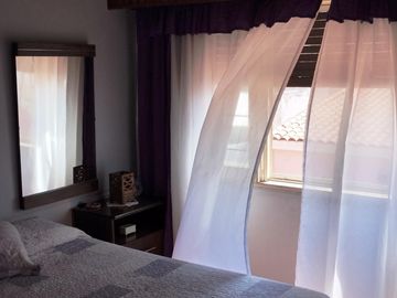 Chalet 3 dormitorios, en 2 plantas, 2 baños, quincho