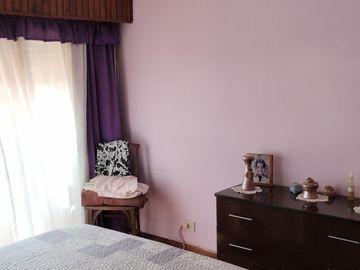 Chalet 3 dormitorios, en 2 plantas, 2 baños, quincho