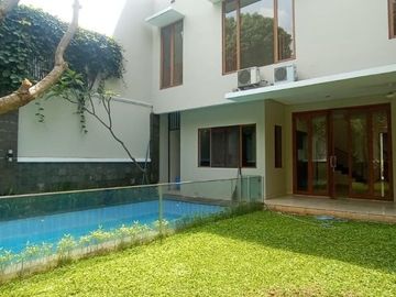 For Rent 4BR Tropical House inside Compound at Kemang