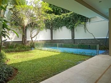 For Rent 4BR Tropical House inside Compound at Kemang