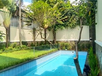For Rent 4BR Tropical House inside Compound at Kemang