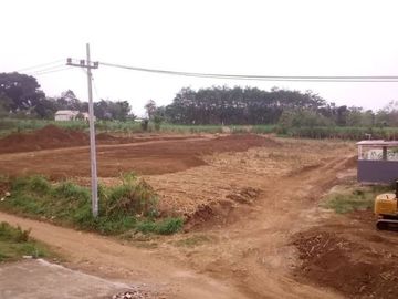 DIJUAL RUMAH 2 LANTAI MURAH DI DEKAT BANDARA MALANG HARGA 400 JUTAAN ALL IN