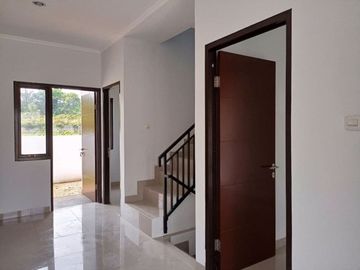 Rumah 2 lantai Strategis dekat Pamulang Tangerang Selatan