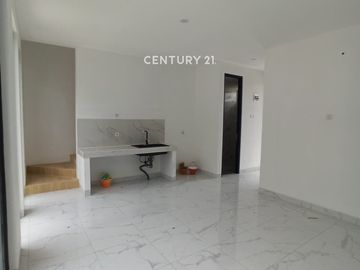 Rumah 2 Lantai 4 Kamar Tidur Di Tengah Kota Makassar