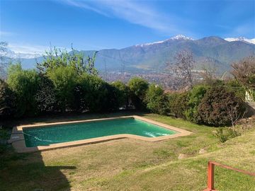 Casa en venta de 3 dorm. en Las Condes