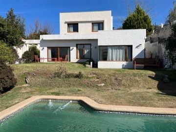 Casa en venta de 3 dorm. en Las Condes