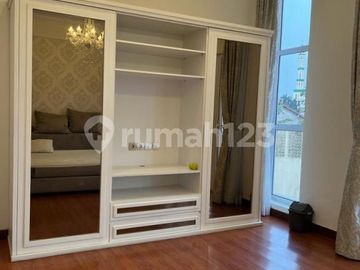 Rumah Mewah Furnished Komplit Lift Swim Pool di The Springs Gs