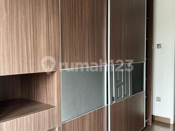 Rumah Mewah Furnished Komplit Lift Swim Pool di The Springs Gs