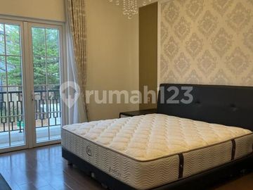 Rumah Mewah Furnished Komplit Lift Swim Pool di The Springs Gs