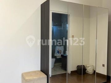 Rumah Mewah Furnished Komplit Lift Swim Pool di The Springs Gs