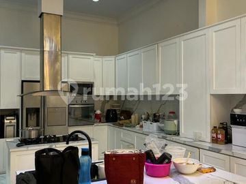 Rumah Mewah Furnished Komplit Lift Swim Pool di The Springs Gs