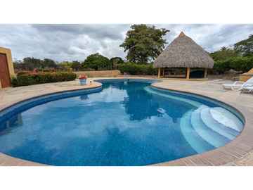 PH PUNTA BARCO RESORT