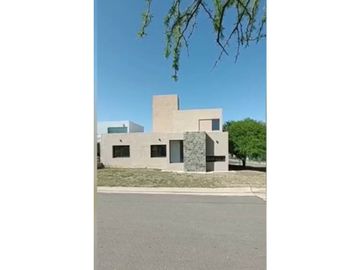 HERMOSA CASA EN COUNTRY LAS CAÑITAS A ESTRENAR
