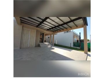 HERMOSA CASA EN COUNTRY LAS CAÑITAS A ESTRENAR