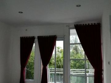 RUMAH CANTIK 2 LANTAI 4 MENIT DARI SLEMAN CITY HALL