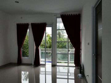 RUMAH CANTIK 2 LANTAI 4 MENIT DARI SLEMAN CITY HALL