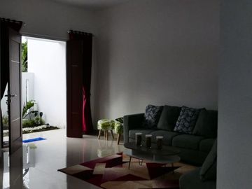 RUMAH CANTIK 2 LANTAI 4 MENIT DARI SLEMAN CITY HALL