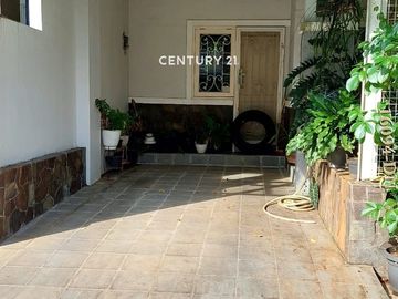 Dijual Rumah Asri Dan Sudah Full Renovasi Puri Bintaro