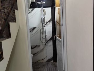 Rmh mewah harga murah 2lantai beji,Depok