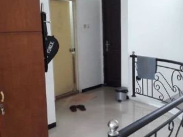 Rumah Sutorejo Timur Hadap Utara Row jalan 2 mobil, umsse