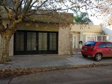 Departamento Tipo Casa en venta en Quilmes Oeste Centro