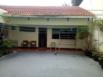 Di jual rumah mewah, jalan kupang indah