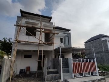RUMAH 2 LANTAI DALAM PERUMAHAN DI DENPASAR
