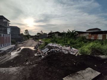 RUMAH 2 LANTAI DALAM PERUMAHAN DI DENPASAR