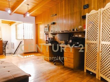 VENDO 2 CASAS A PRECIO DE TERRENO- LOS ÁLAMOS DE MONTERRICO -