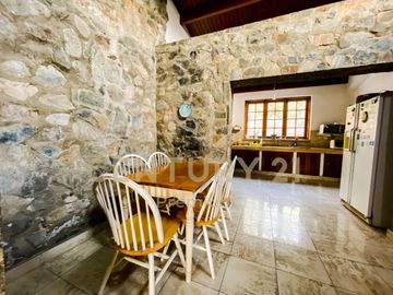 VENDO 2 CASAS A PRECIO DE TERRENO- LOS ÁLAMOS DE MONTERRICO -