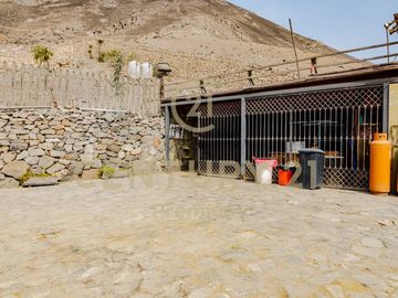 VENDO 2 CASAS A PRECIO DE TERRENO- LOS ÁLAMOS DE MONTERRICO -